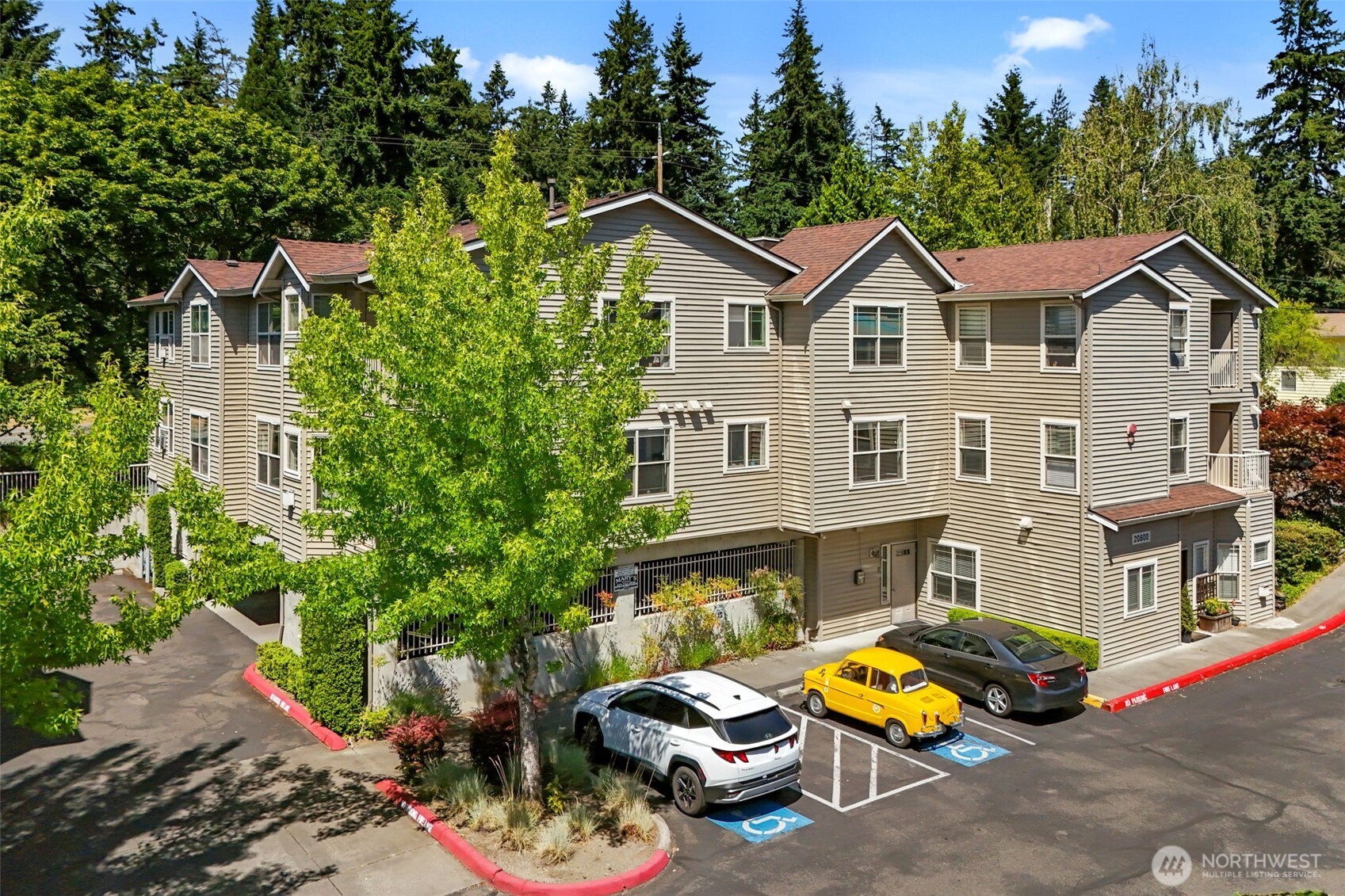 20800 72nd Avenue W #202, Edmonds, WA 98026