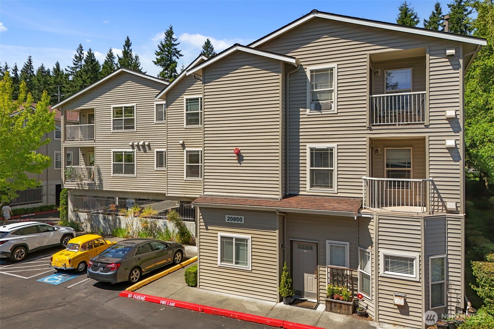 20800 72nd Avenue W #202, Edmonds, WA 98026