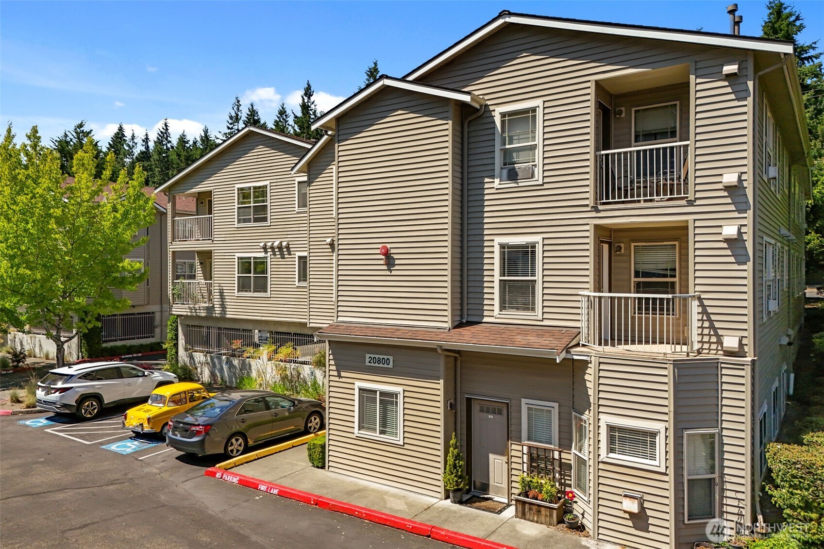 20800 72nd Avenue W #202, Edmonds, WA 98026