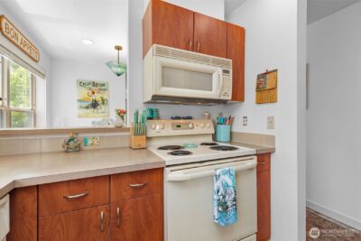 20800 72nd Avenue W #202, Edmonds, WA 98026 - Photo 9
