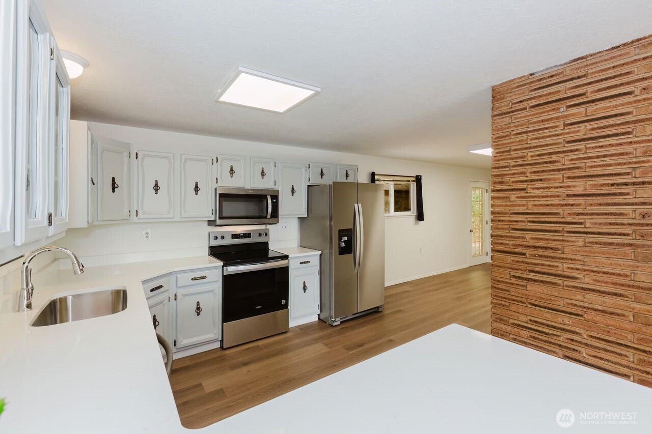 4540 NW Inverness Court , Bremerton, WA 98312