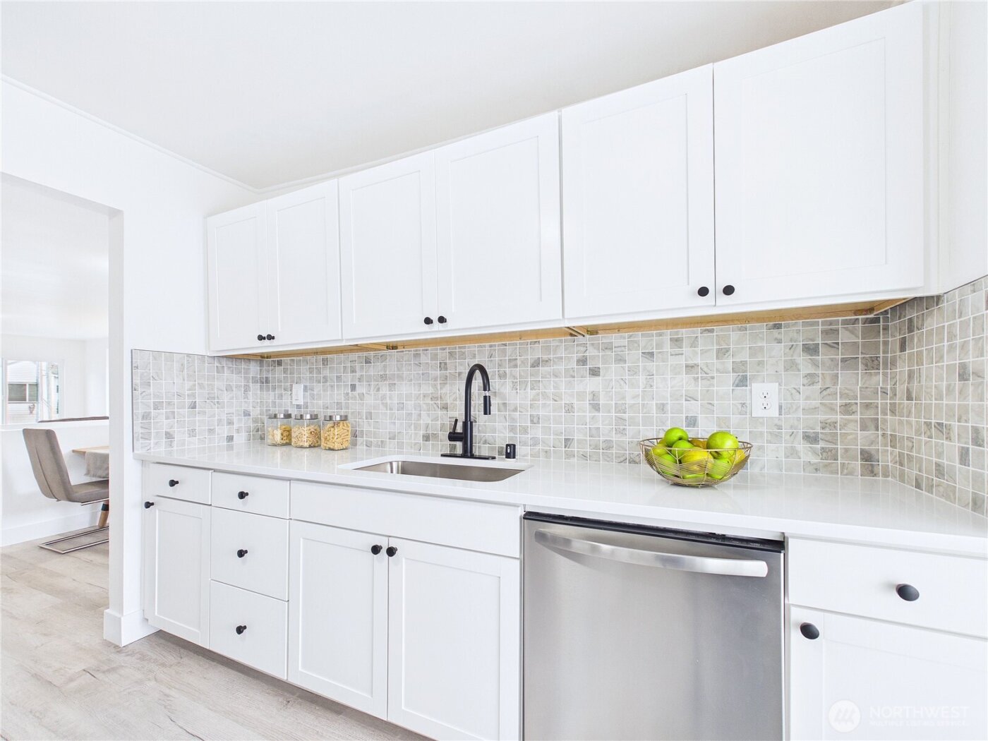 305 Meadow Avenue N, Renton, WA 98057-5722