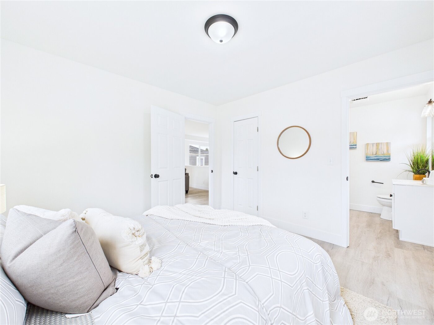 305 Meadow Avenue N, Renton, WA 98057-5722