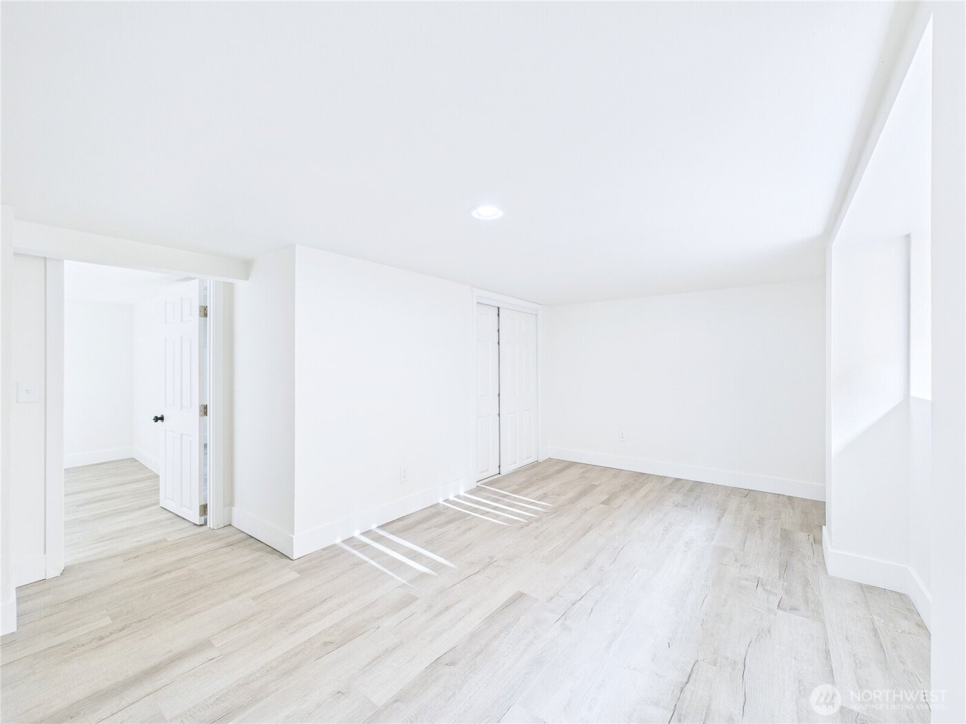 305 Meadow Avenue N, Renton, WA 98057-5722