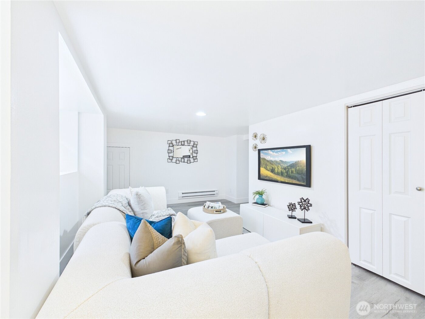 305 Meadow Avenue N, Renton, WA 98057-5722