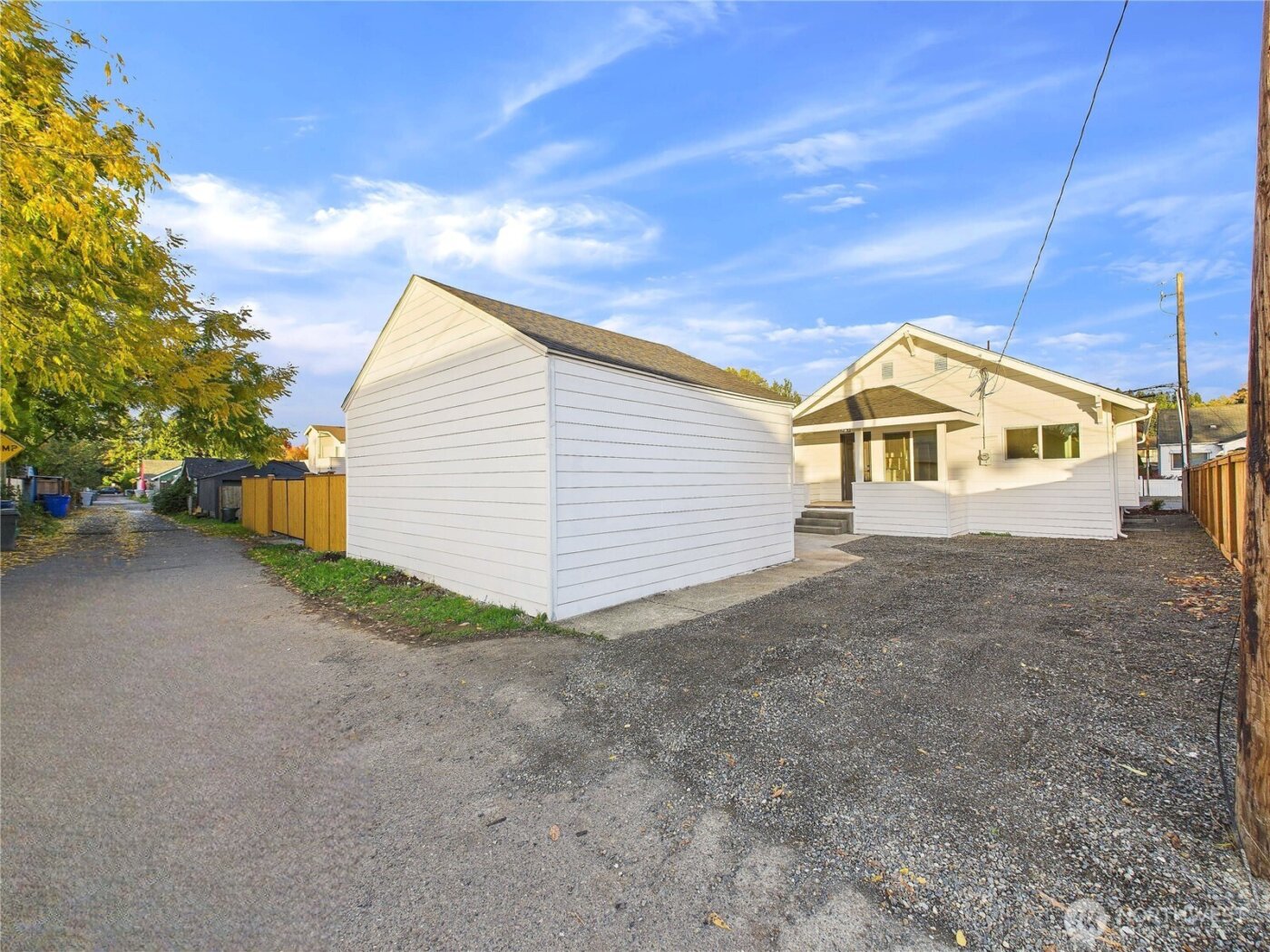 305 Meadow Avenue N, Renton, WA 98057-5722