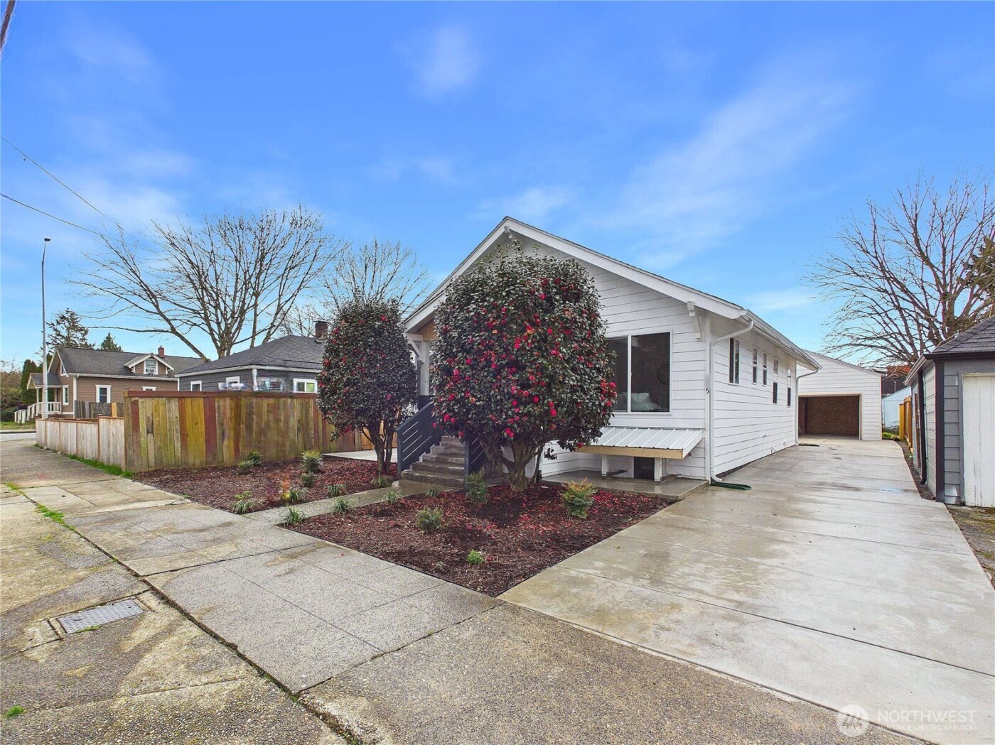 305 Meadow Avenue N, Renton, WA 98057-5722