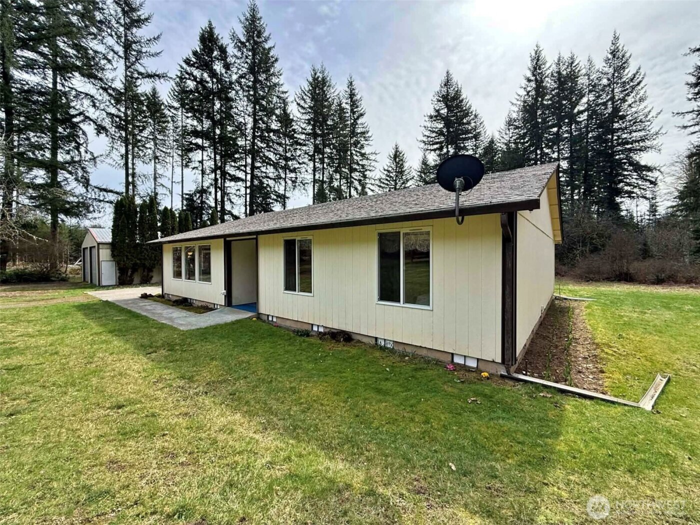 246 Calvin Road , Cinebar, WA 98533