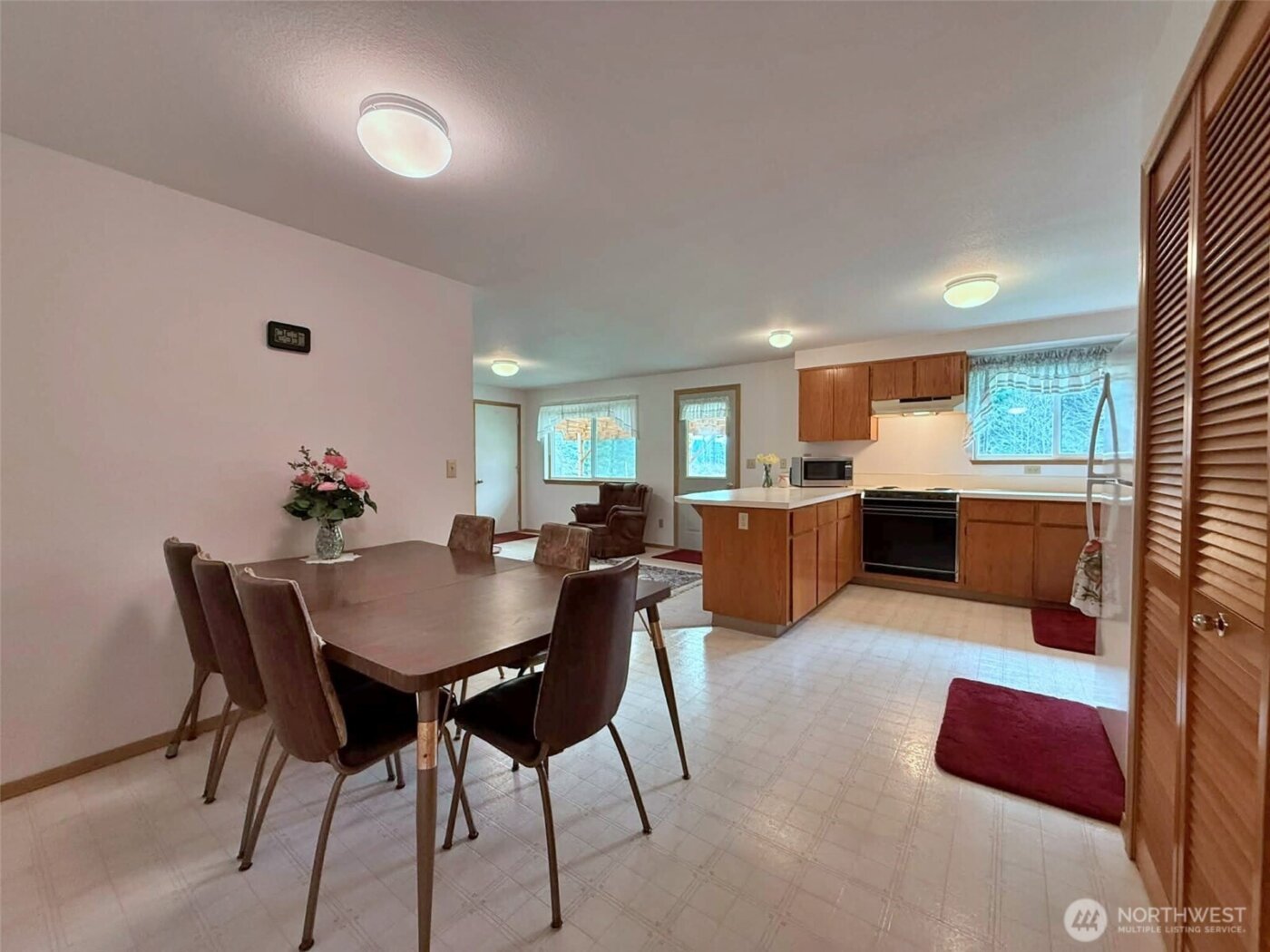 246 Calvin Road , Cinebar, WA 98533