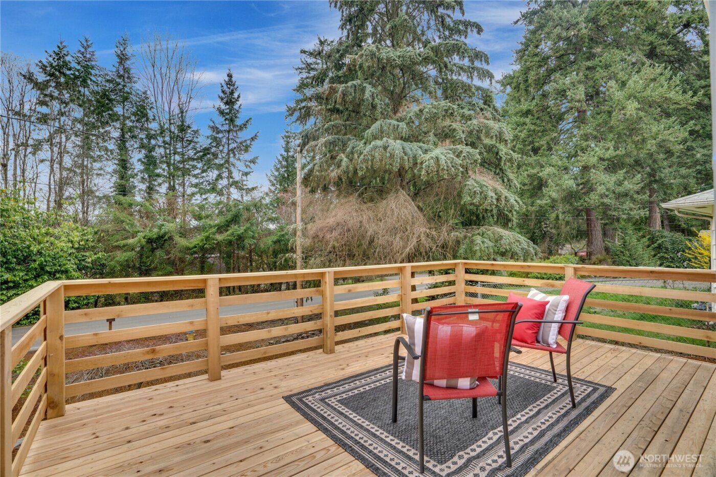 2450 Marine Drive , Bremerton, WA 98312