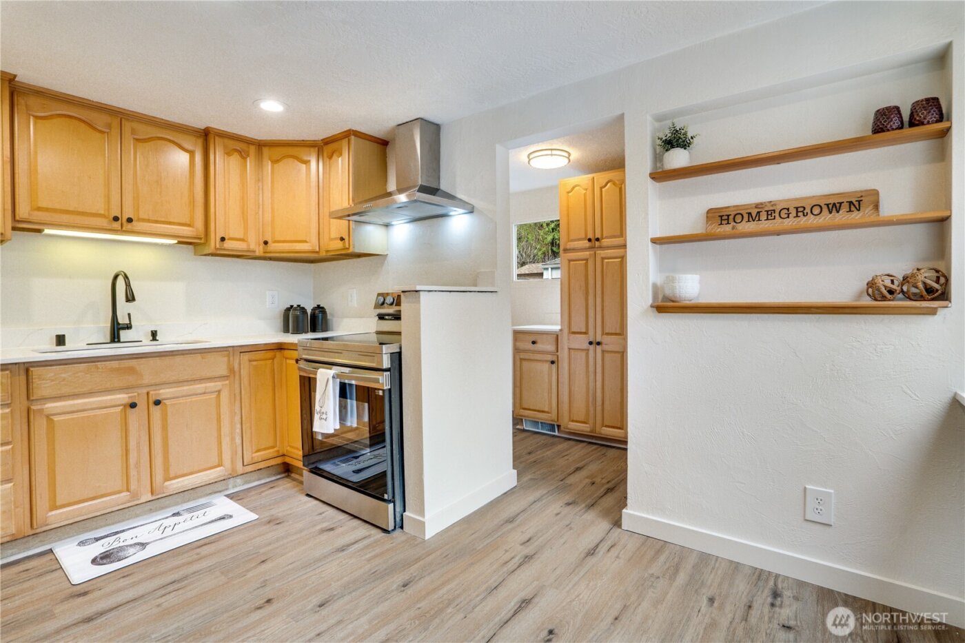 2450 Marine Drive , Bremerton, WA 98312