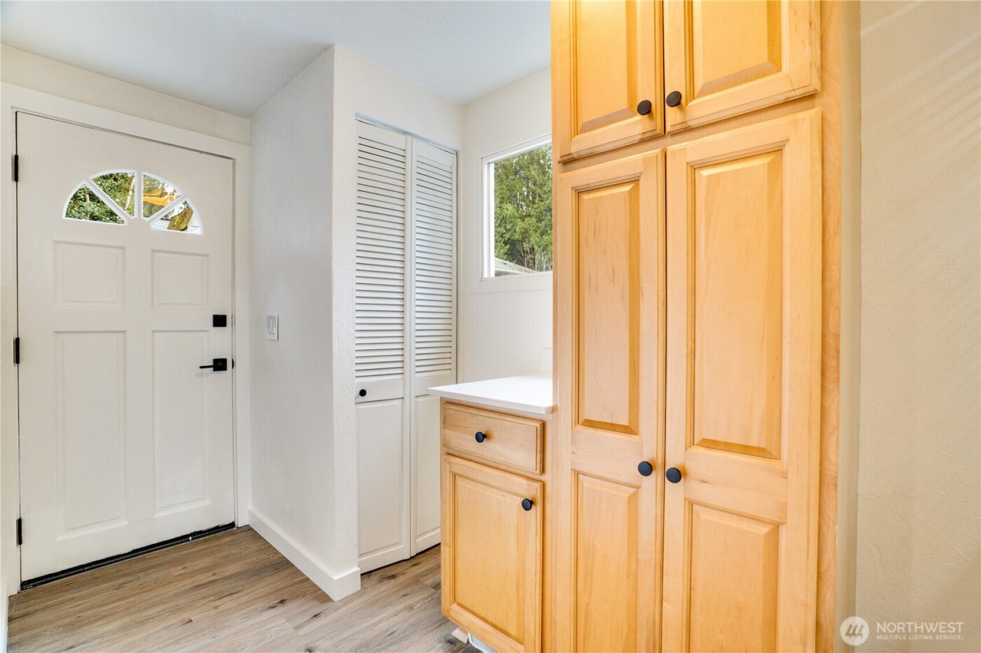 2450 Marine Drive , Bremerton, WA 98312