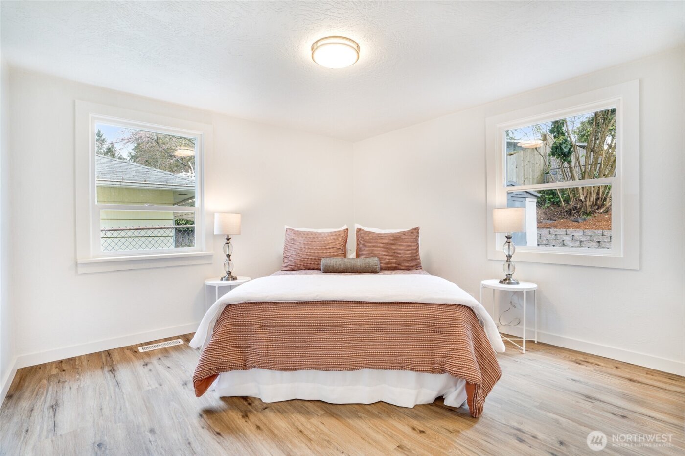 2450 Marine Drive , Bremerton, WA 98312