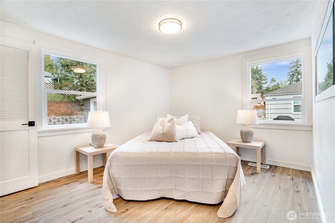 2450 Marine Drive , Bremerton, WA 98312