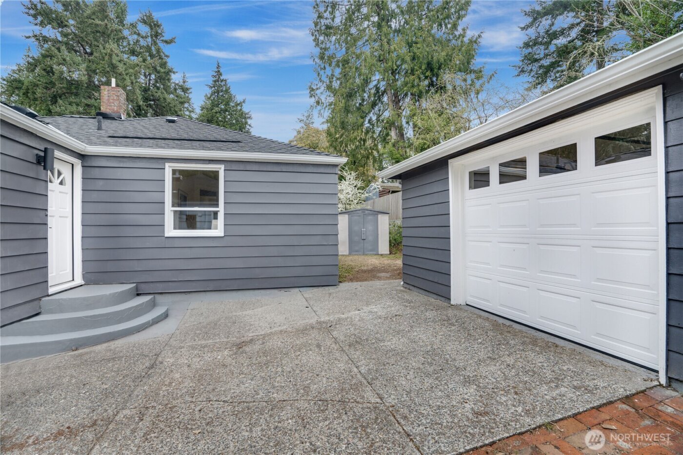2450 Marine Drive , Bremerton, WA 98312