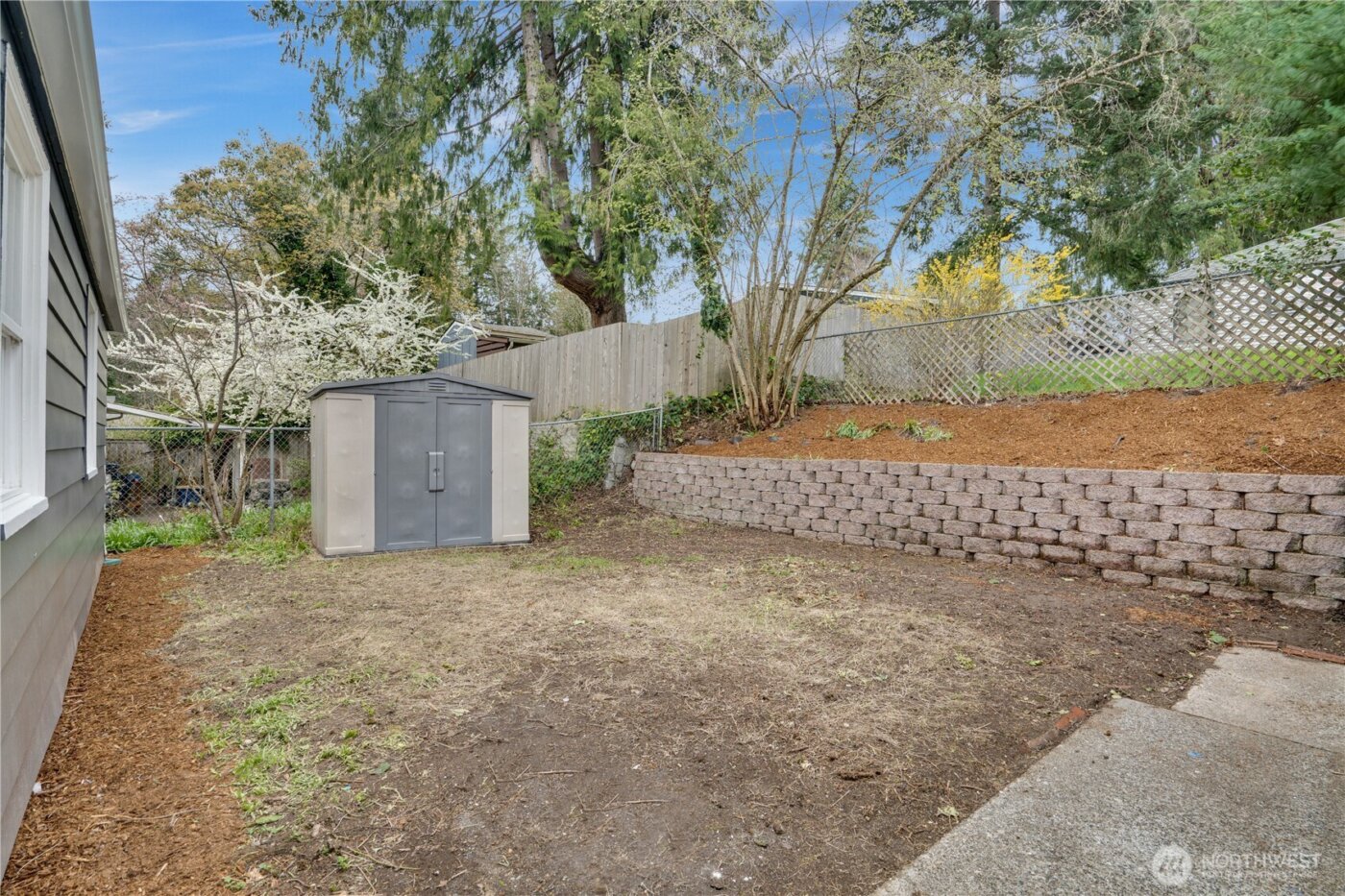 2450 Marine Drive , Bremerton, WA 98312