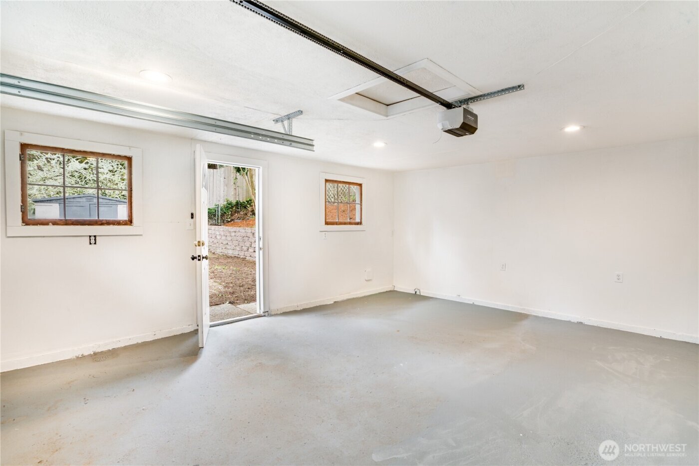 2450 Marine Drive , Bremerton, WA 98312