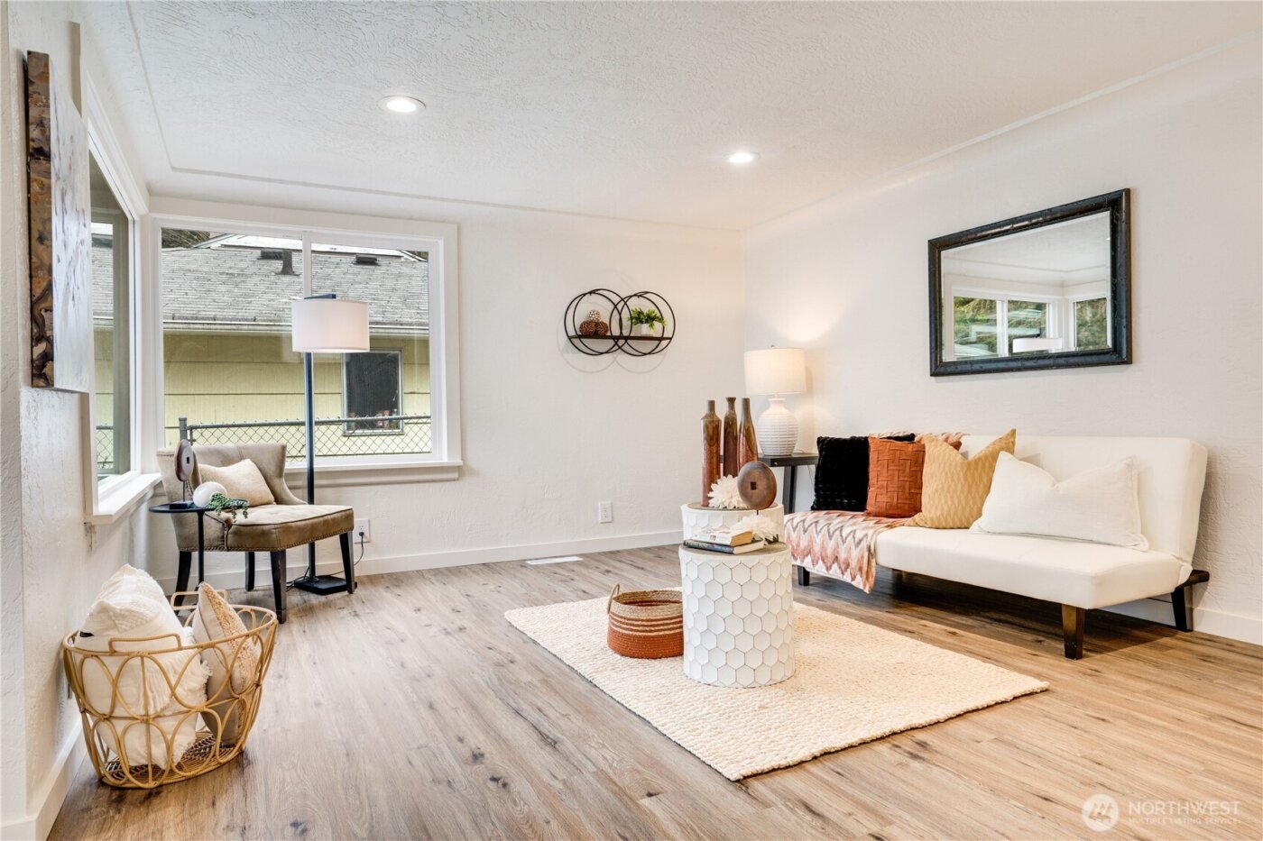 2450 Marine Drive , Bremerton, WA 98312