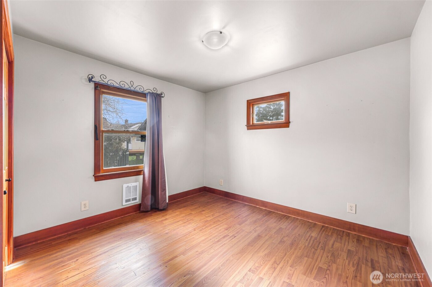 809 W Connecticut Street , Bellingham, WA 98225