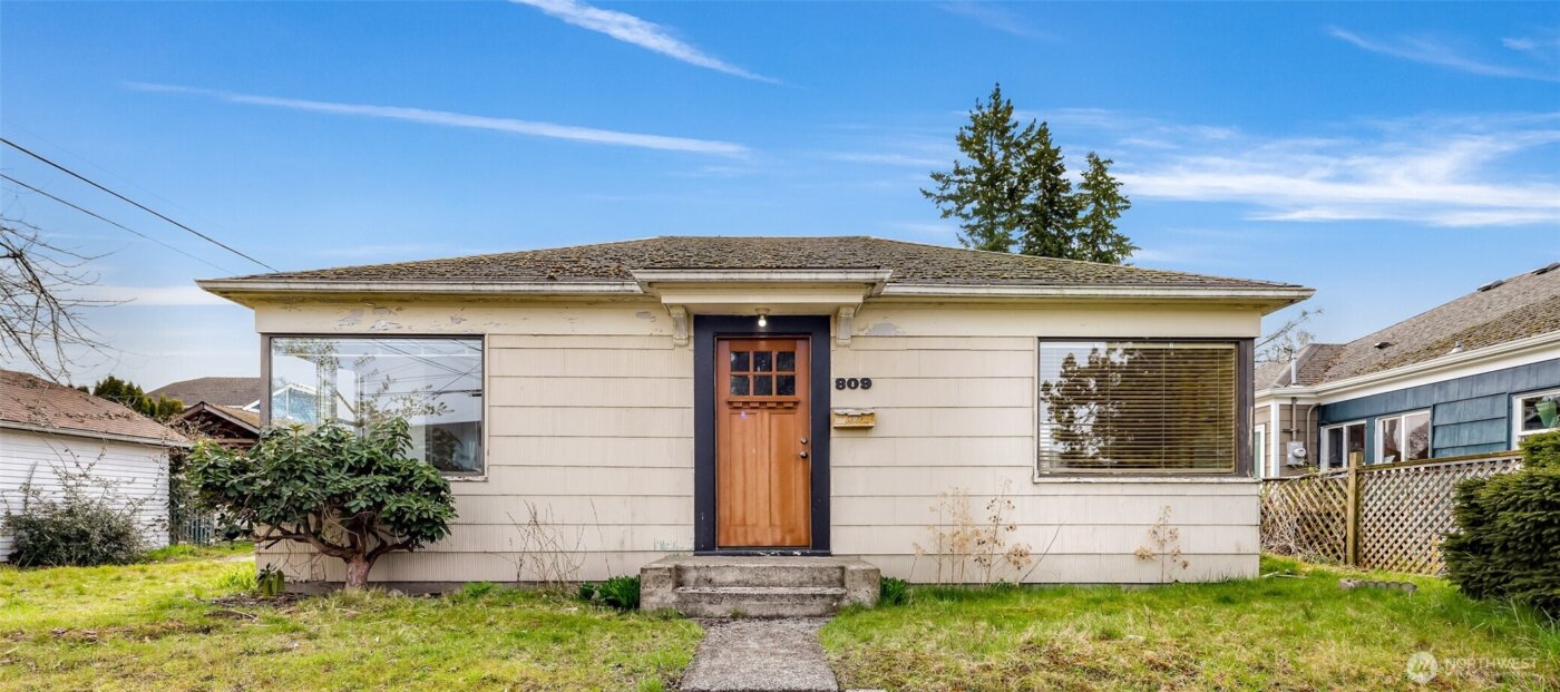 809 W Connecticut Street , Bellingham, WA 98225