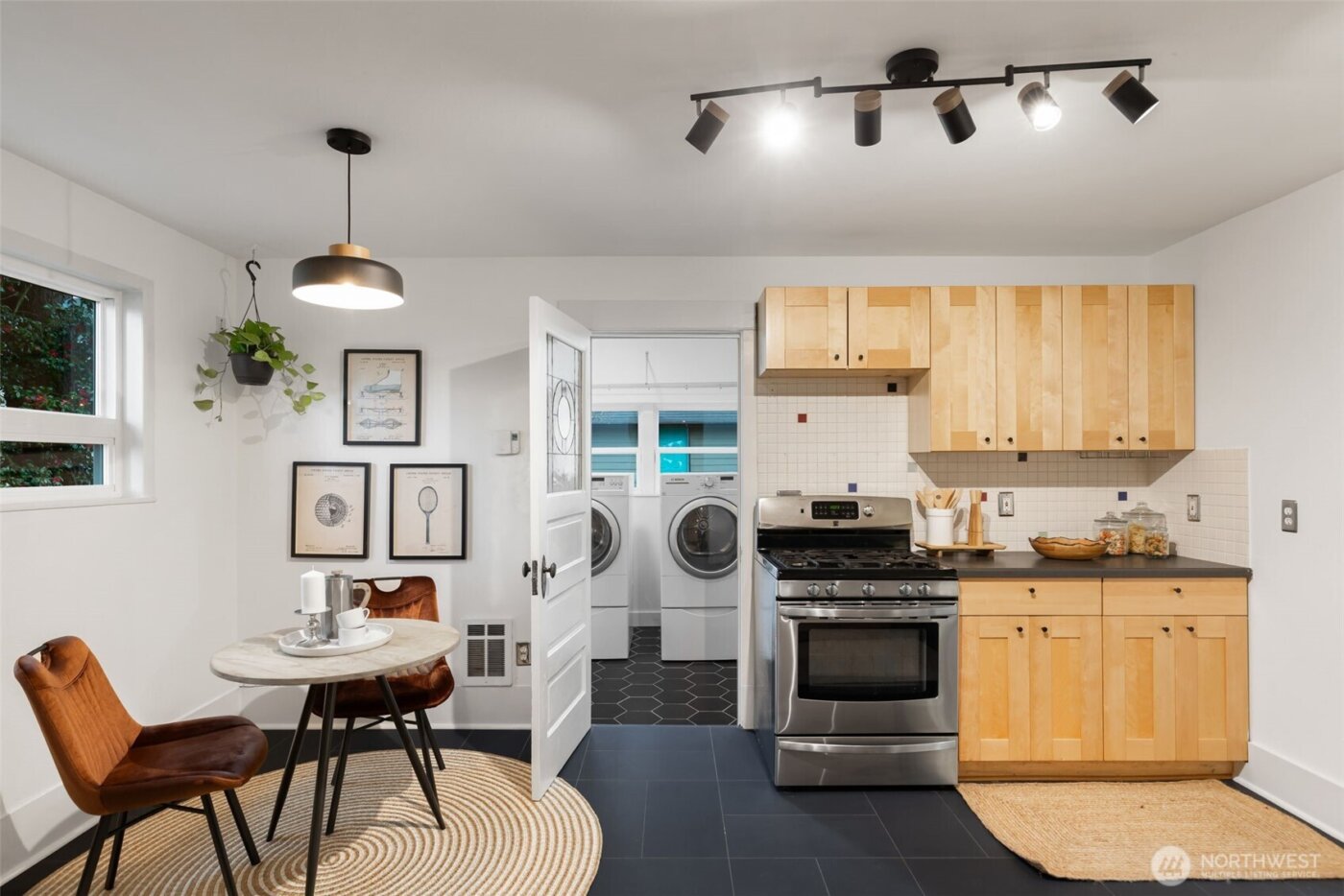 2128 S Ainsworth Avenue , Tacoma, WA 98405