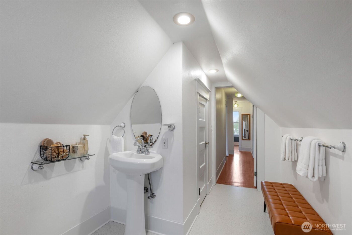 2128 S Ainsworth Avenue , Tacoma, WA 98405