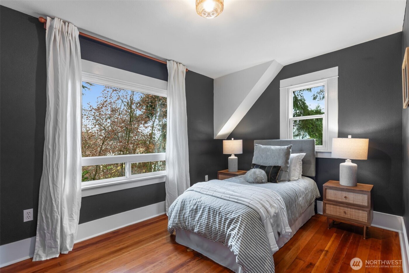 2128 S Ainsworth Avenue , Tacoma, WA 98405