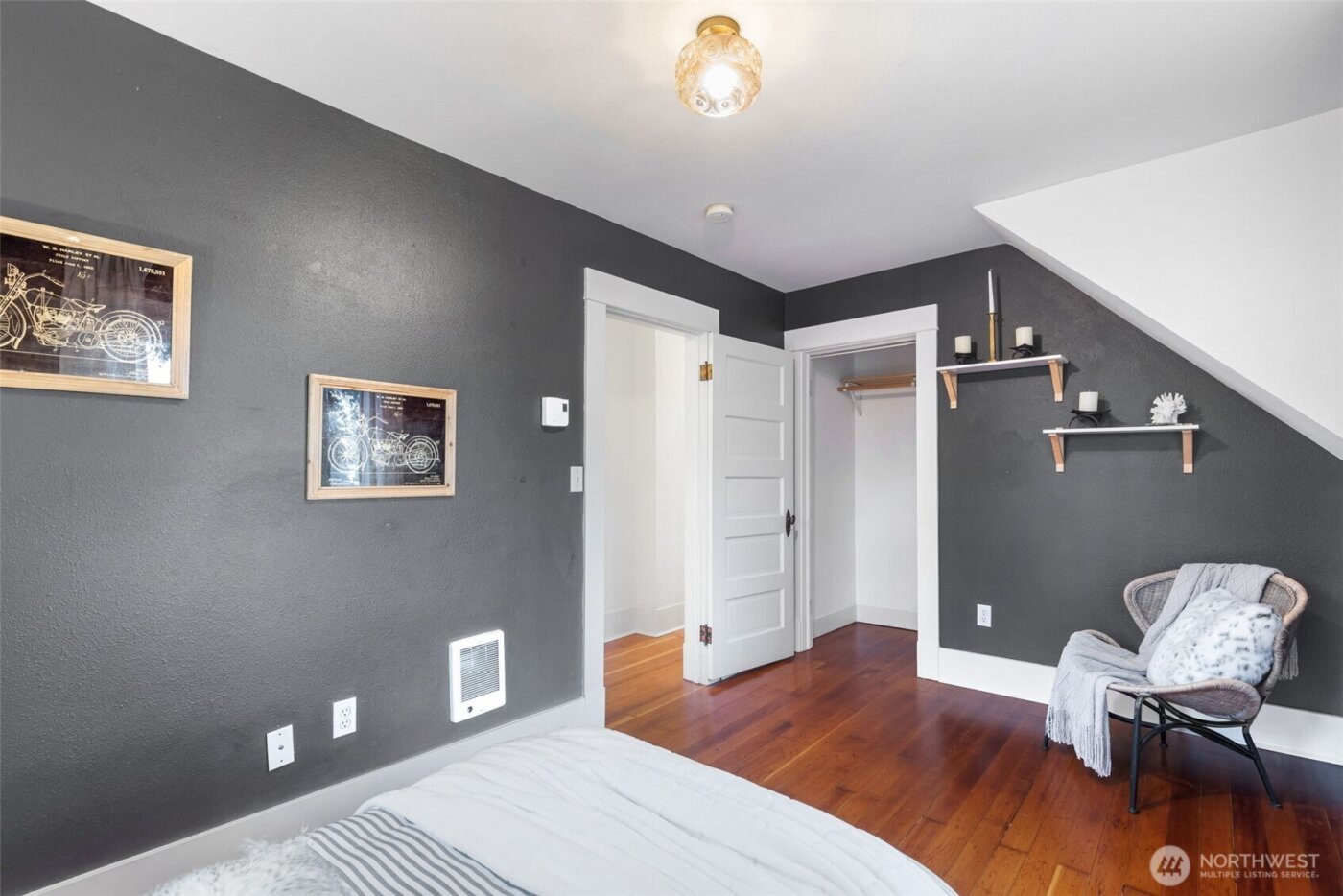 2128 S Ainsworth Avenue , Tacoma, WA 98405