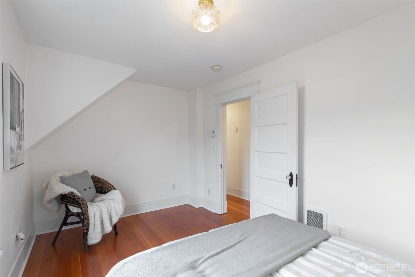 2128 S Ainsworth Avenue , Tacoma, WA 98405