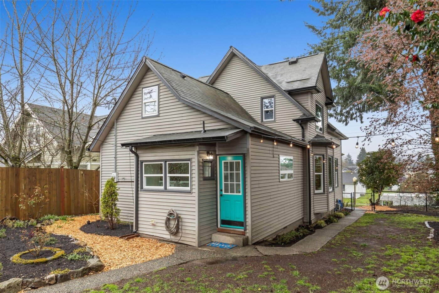 2128 S Ainsworth Avenue , Tacoma, WA 98405