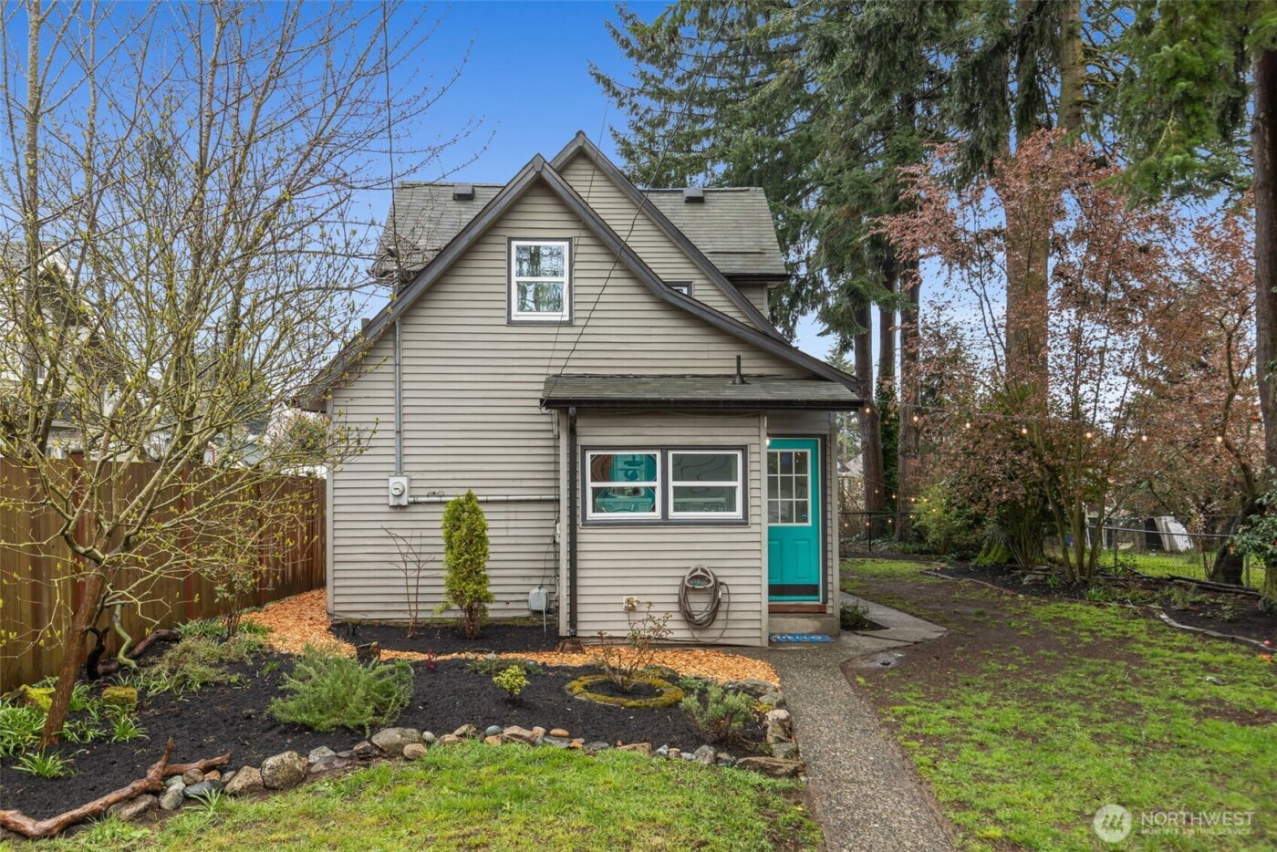 2128 S Ainsworth Avenue , Tacoma, WA 98405