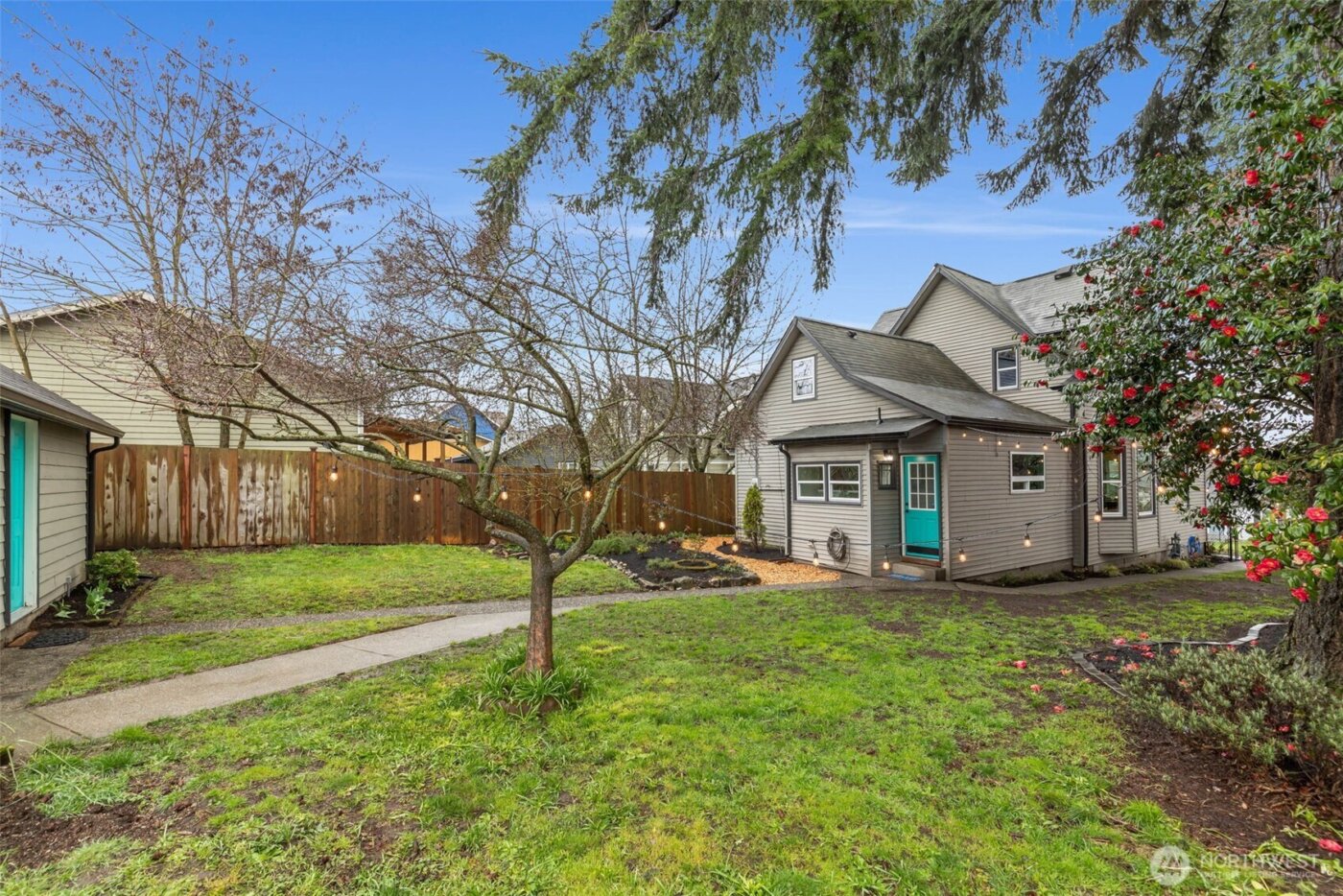 2128 S Ainsworth Avenue , Tacoma, WA 98405