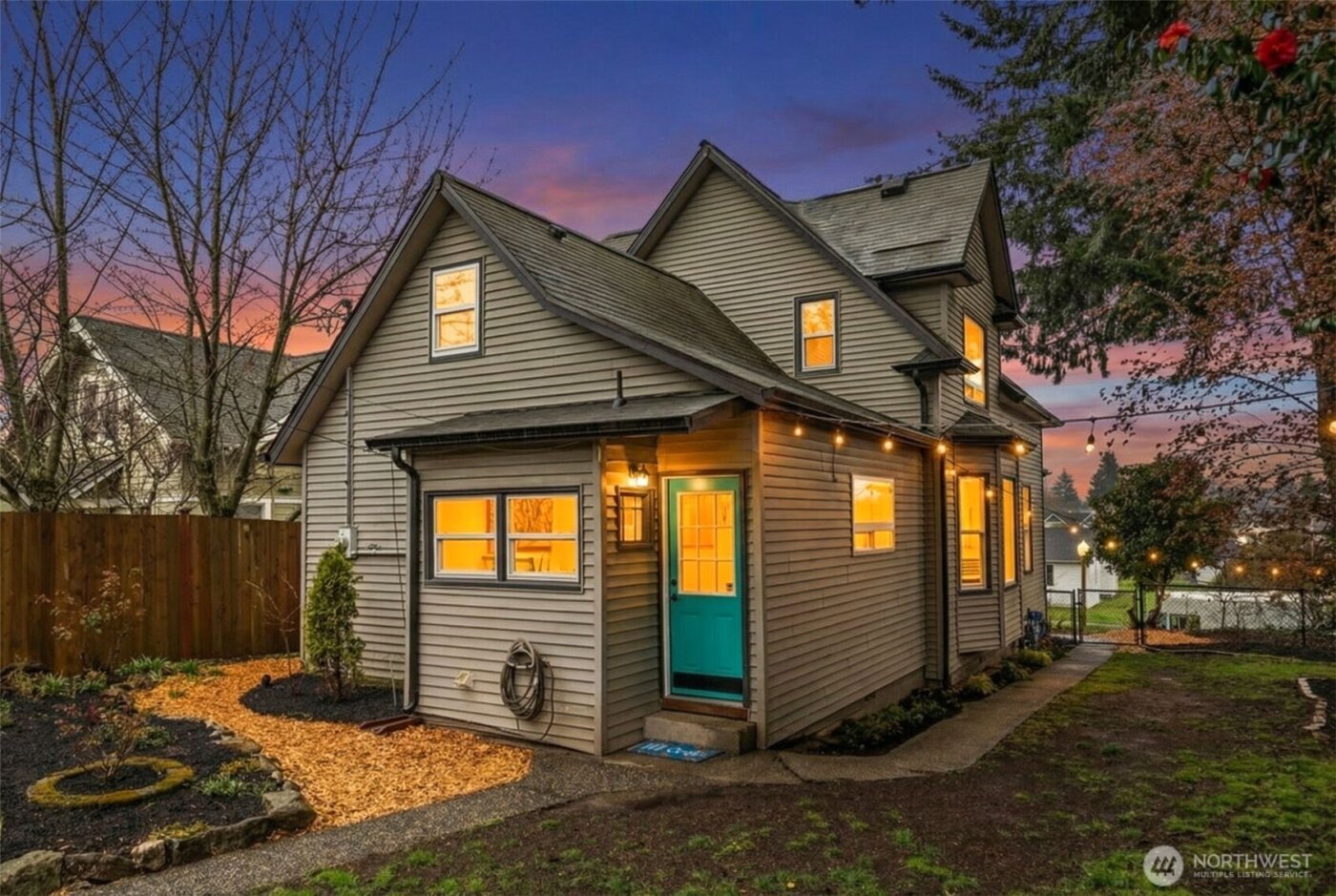 2128 S Ainsworth Avenue , Tacoma, WA 98405