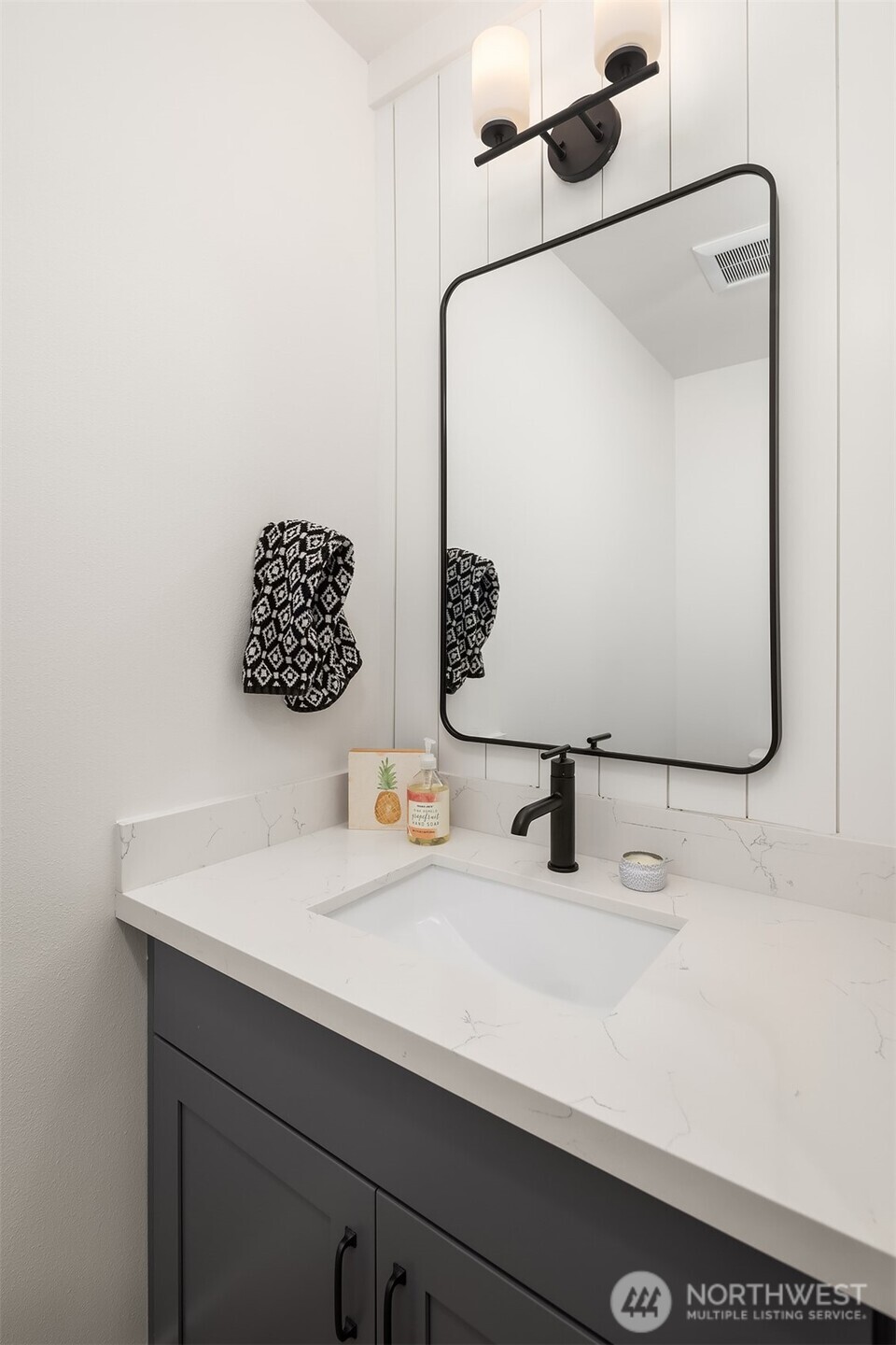 6041 42nd Avenue SW, Seattle, WA 98136