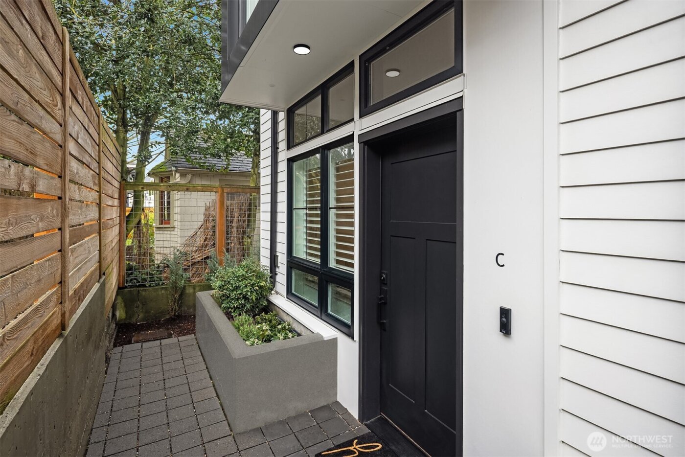 6041 42nd Avenue SW, Seattle, WA 98136