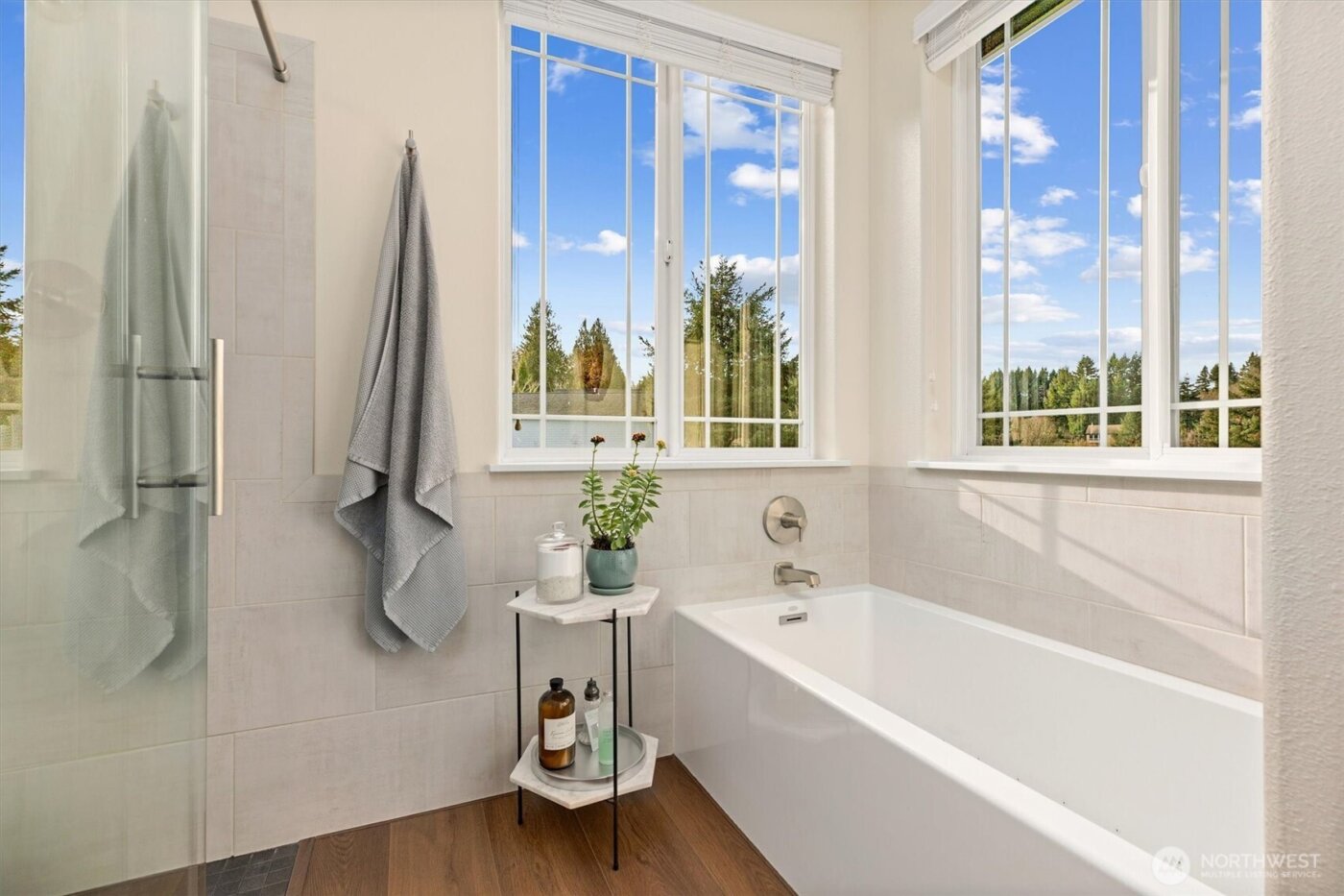 4946 Pleasant Glade Road NE, Olympia, WA 98516