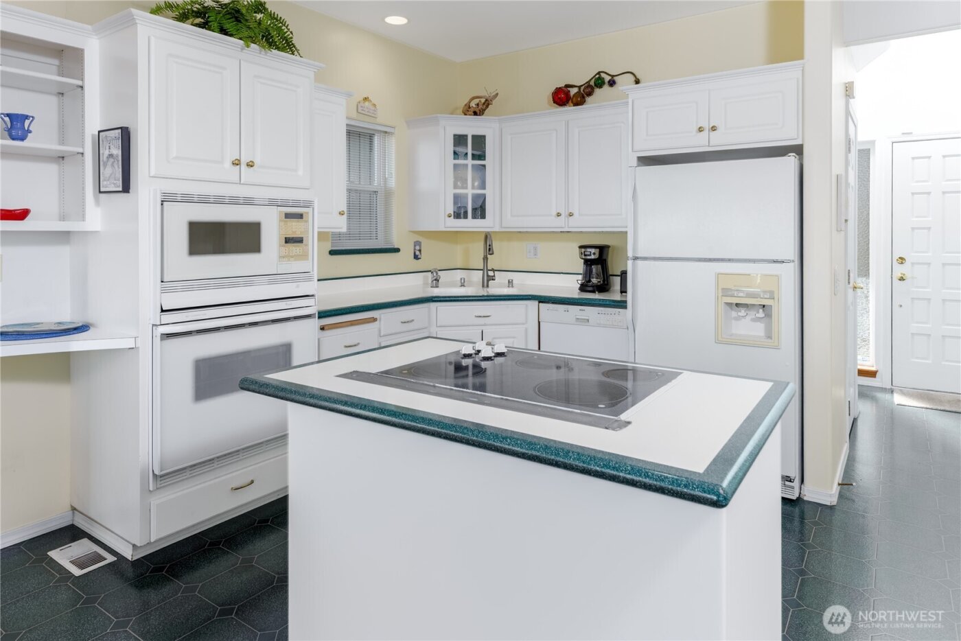 190 Diamond Shore Lane , Sequim, WA 98382