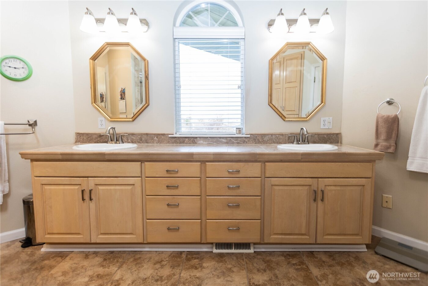 959 SE Sentry Drive , College Place, WA 99324-4001