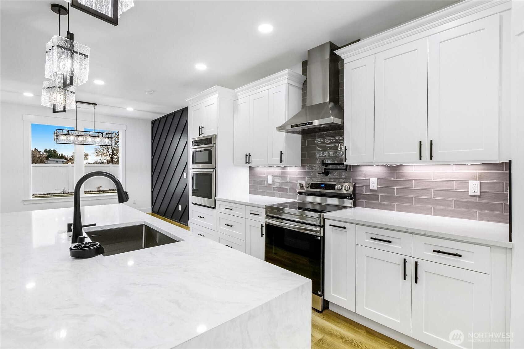 525 N Bluff West Drive , Moses Lake, WA 98837