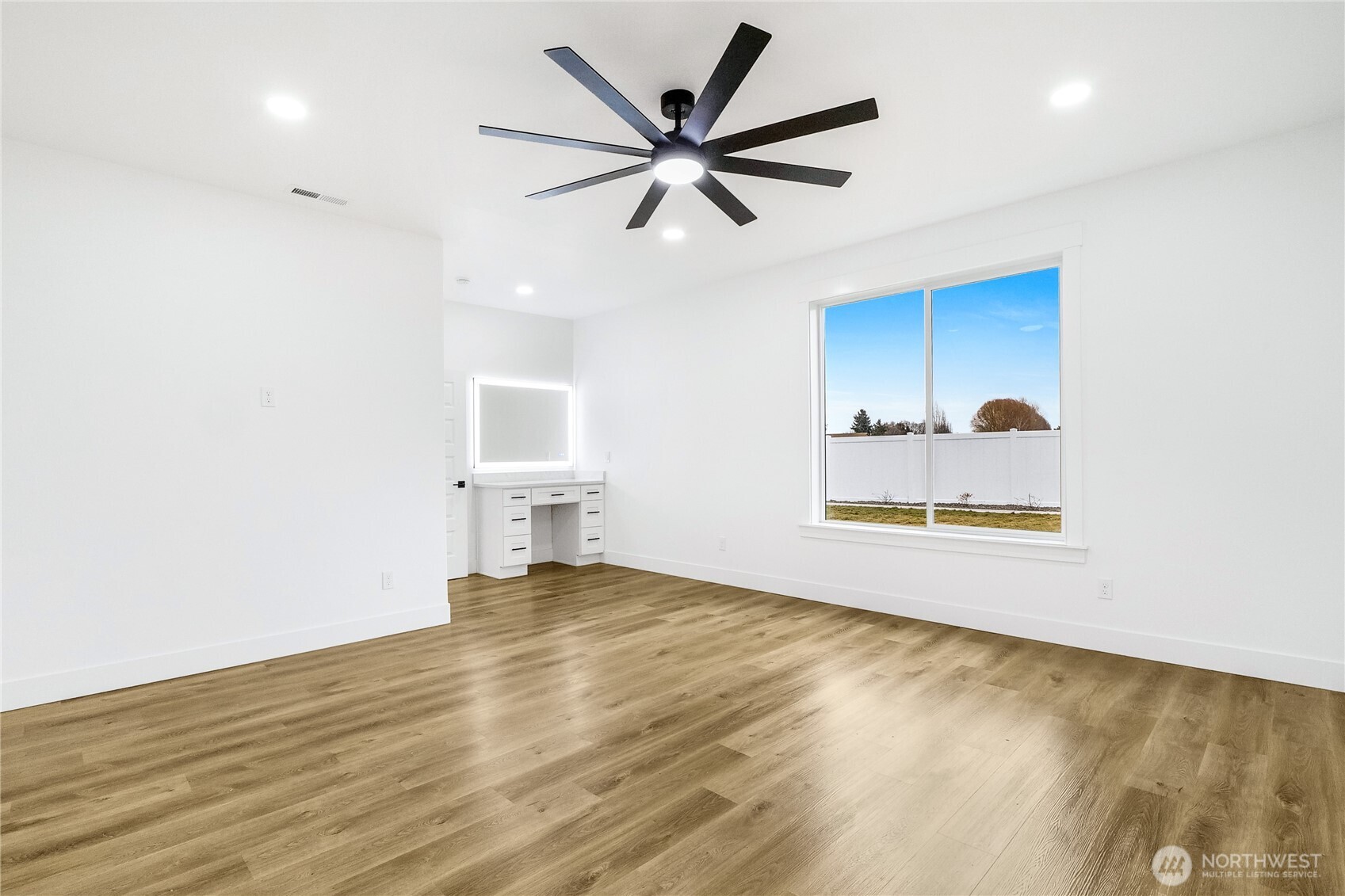 525 N Bluff West Drive , Moses Lake, WA 98837