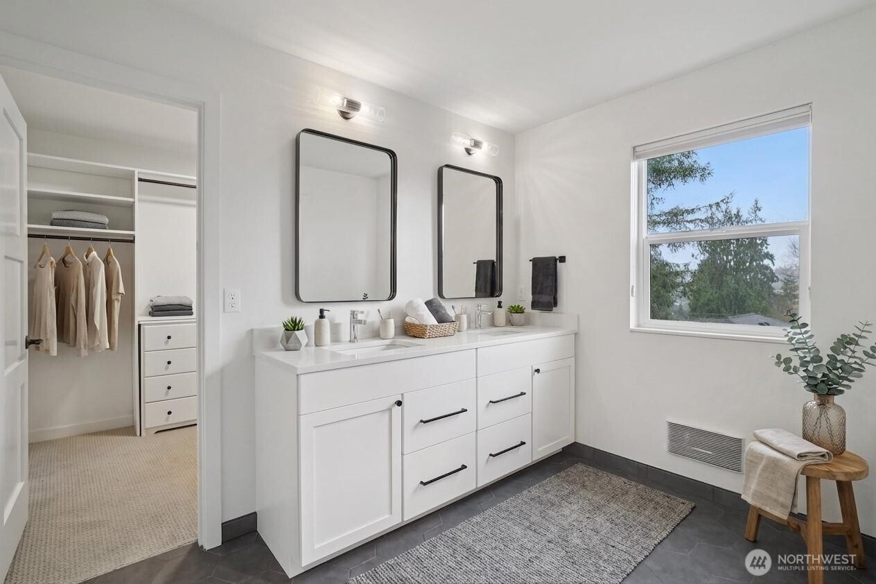 12332 38th Avenue NE, Seattle, WA 98125