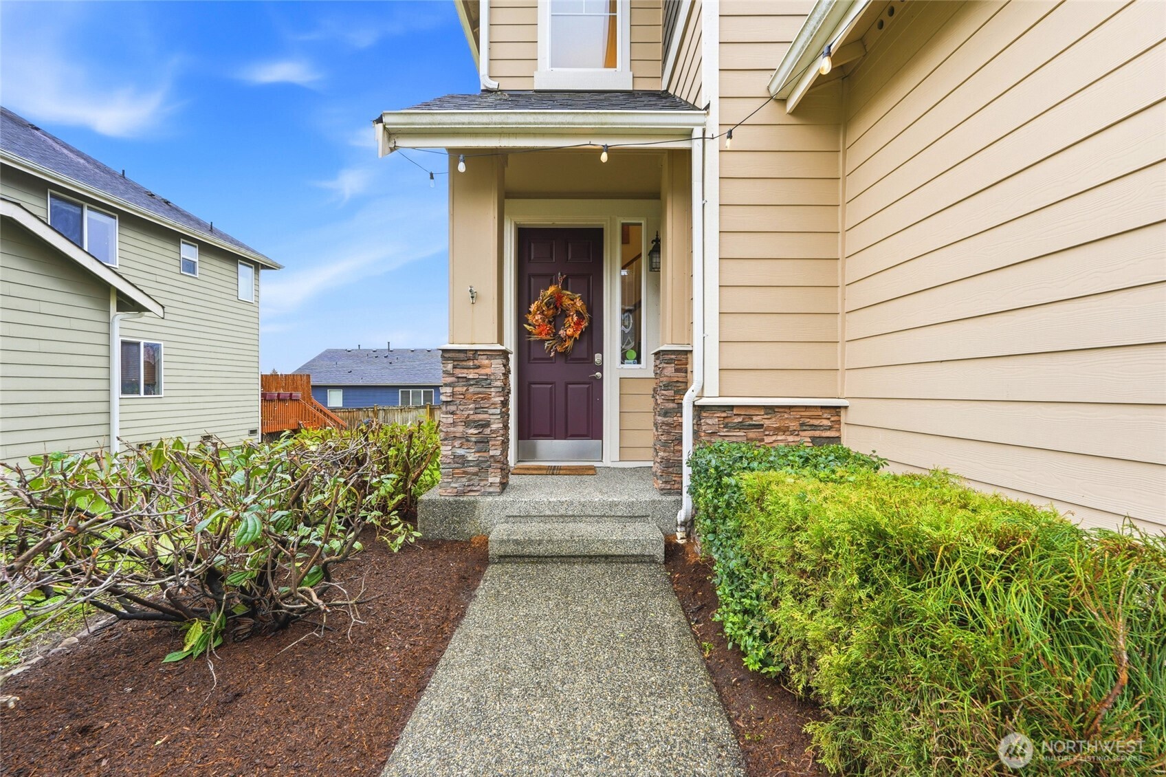 7703 NE 201st Place , Kenmore, WA 98028