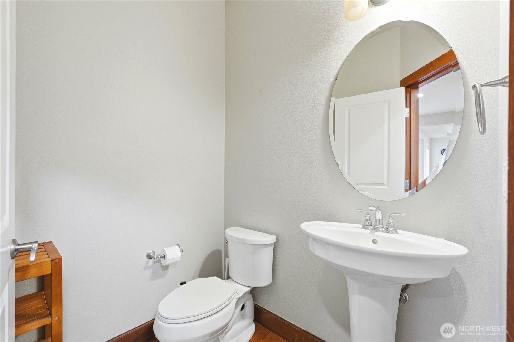 7703 NE 201st Place , Kenmore, WA 98028