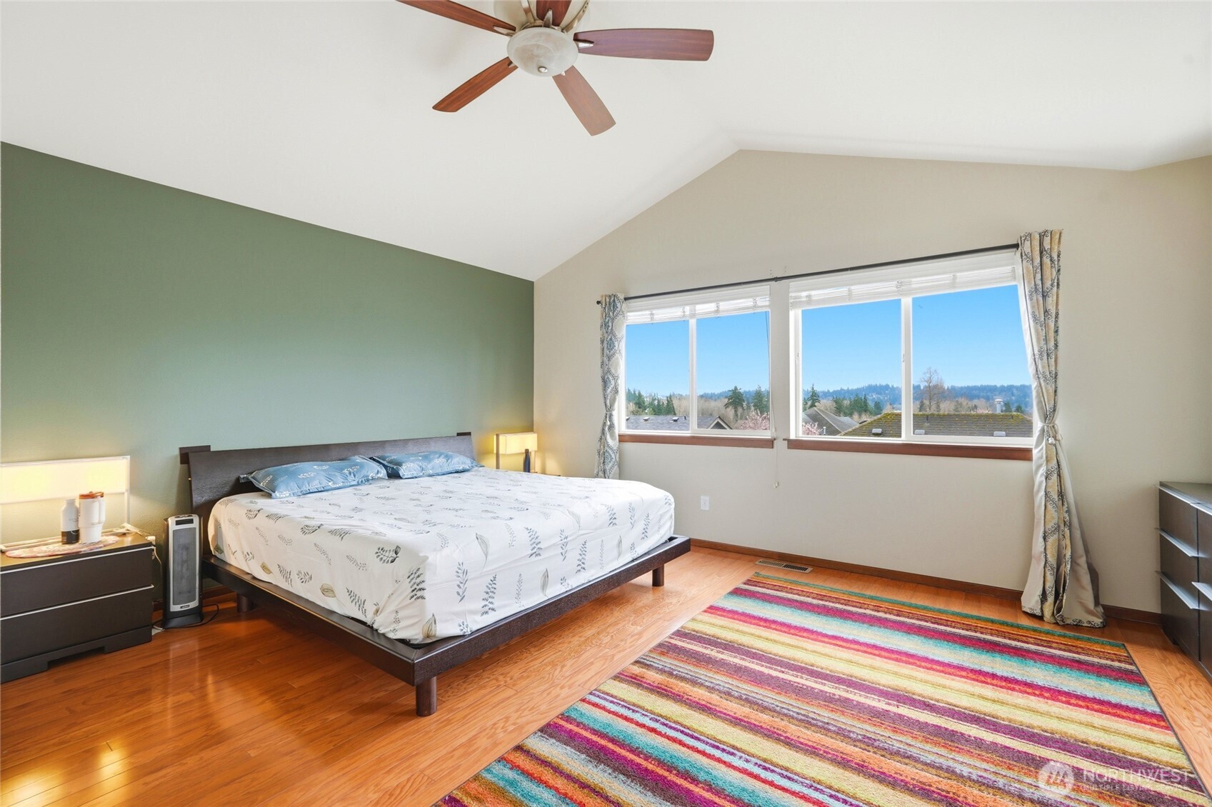 7703 NE 201st Place , Kenmore, WA 98028