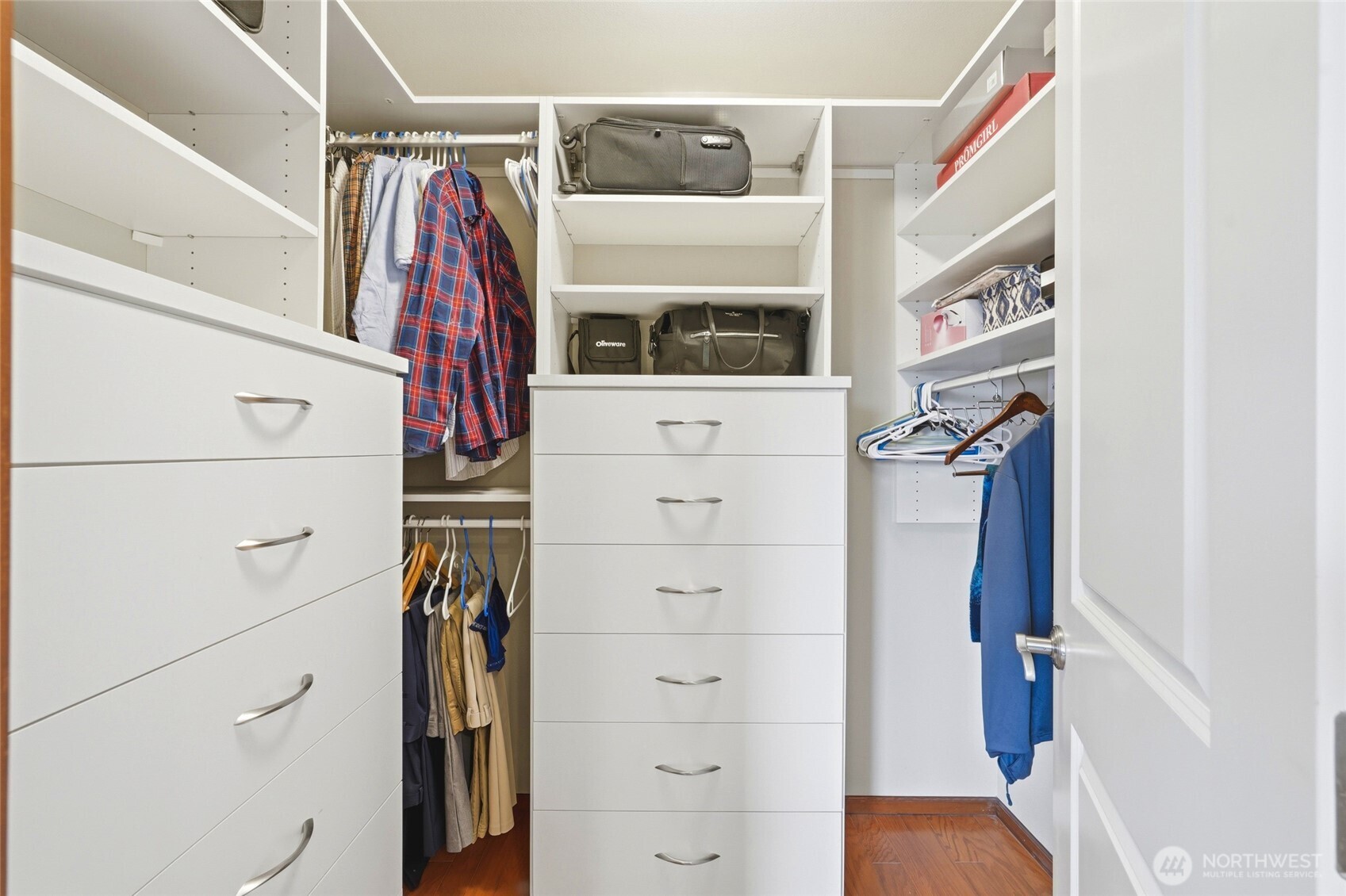 7703 NE 201st Place , Kenmore, WA 98028