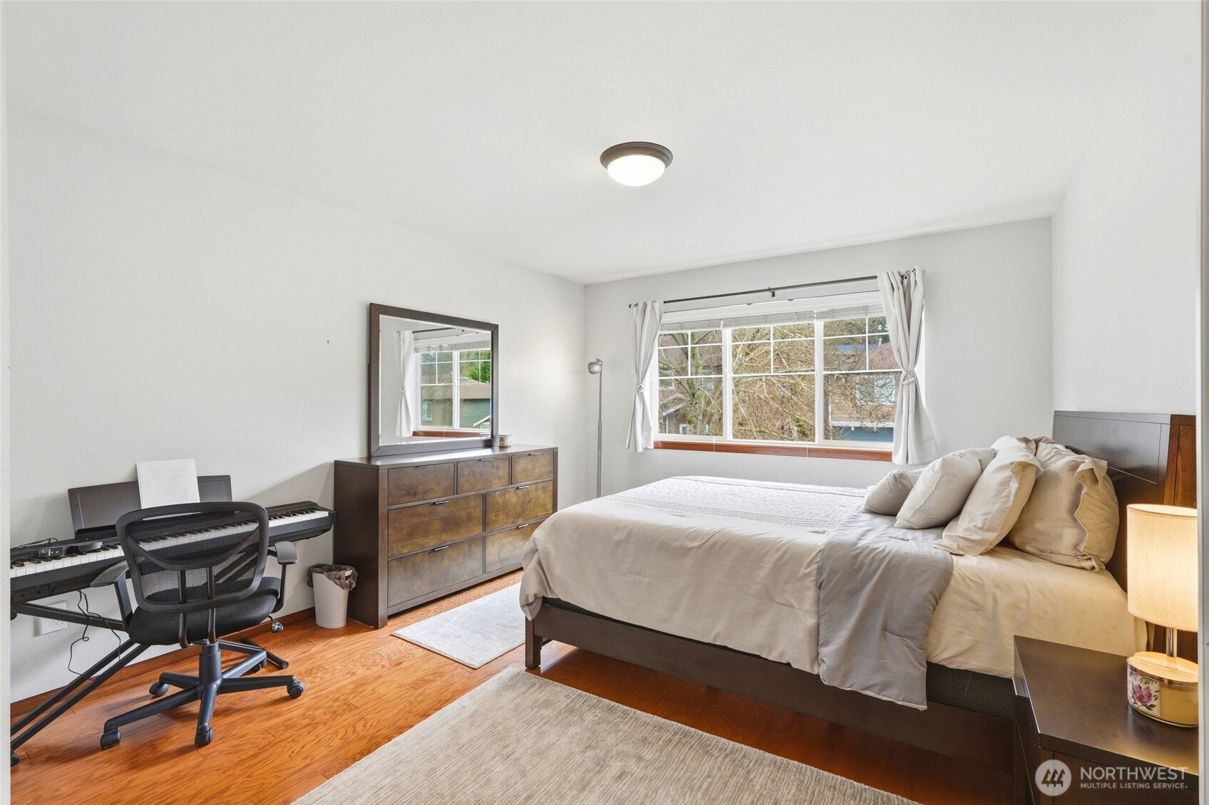 7703 NE 201st Place , Kenmore, WA 98028