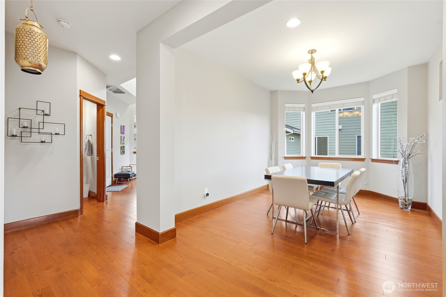 7703 NE 201st Place , Kenmore, WA 98028