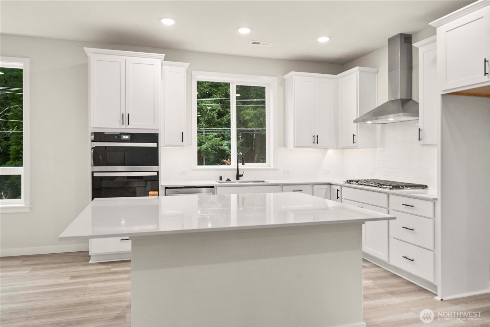 3999 Flat Top Drive , Bremerton, WA 98312