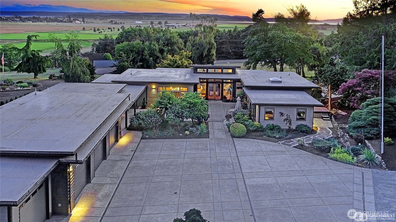 28407 Pioneer Highway , Stanwood, WA 98292