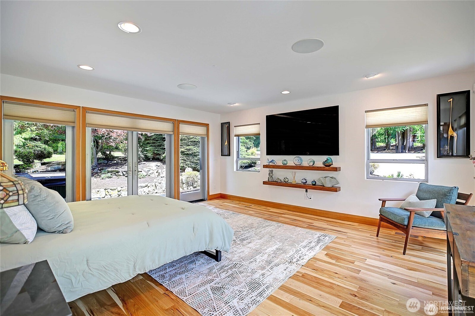 28407 Pioneer Highway , Stanwood, WA 98292